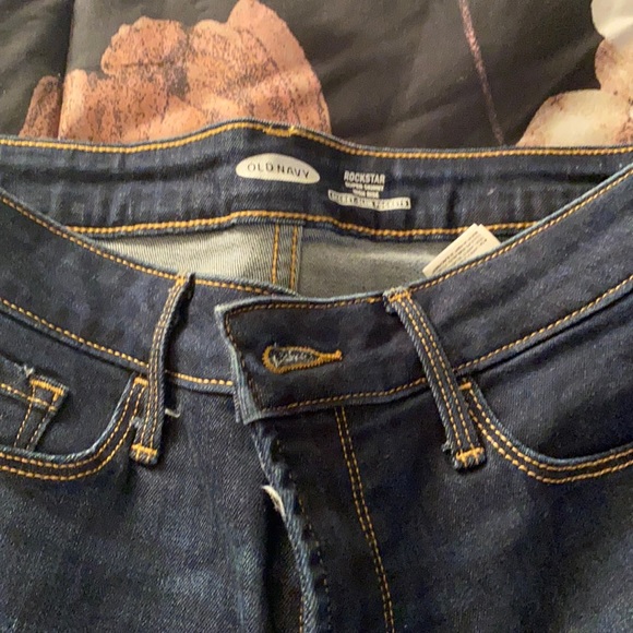 Size 8 Old Navy Rockstar Jeans - Picture 1 of 4